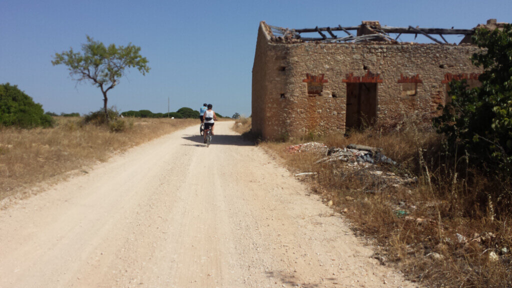 Algarve Cycling Tours - <br />
<b>Notice</b>:  Trying to access array offset on value of type bool in <b>/home/acyclingcom/public_html/tour-detail.php</b> on line <b>253</b><br />
 - Grand Algarve Tour 3.15